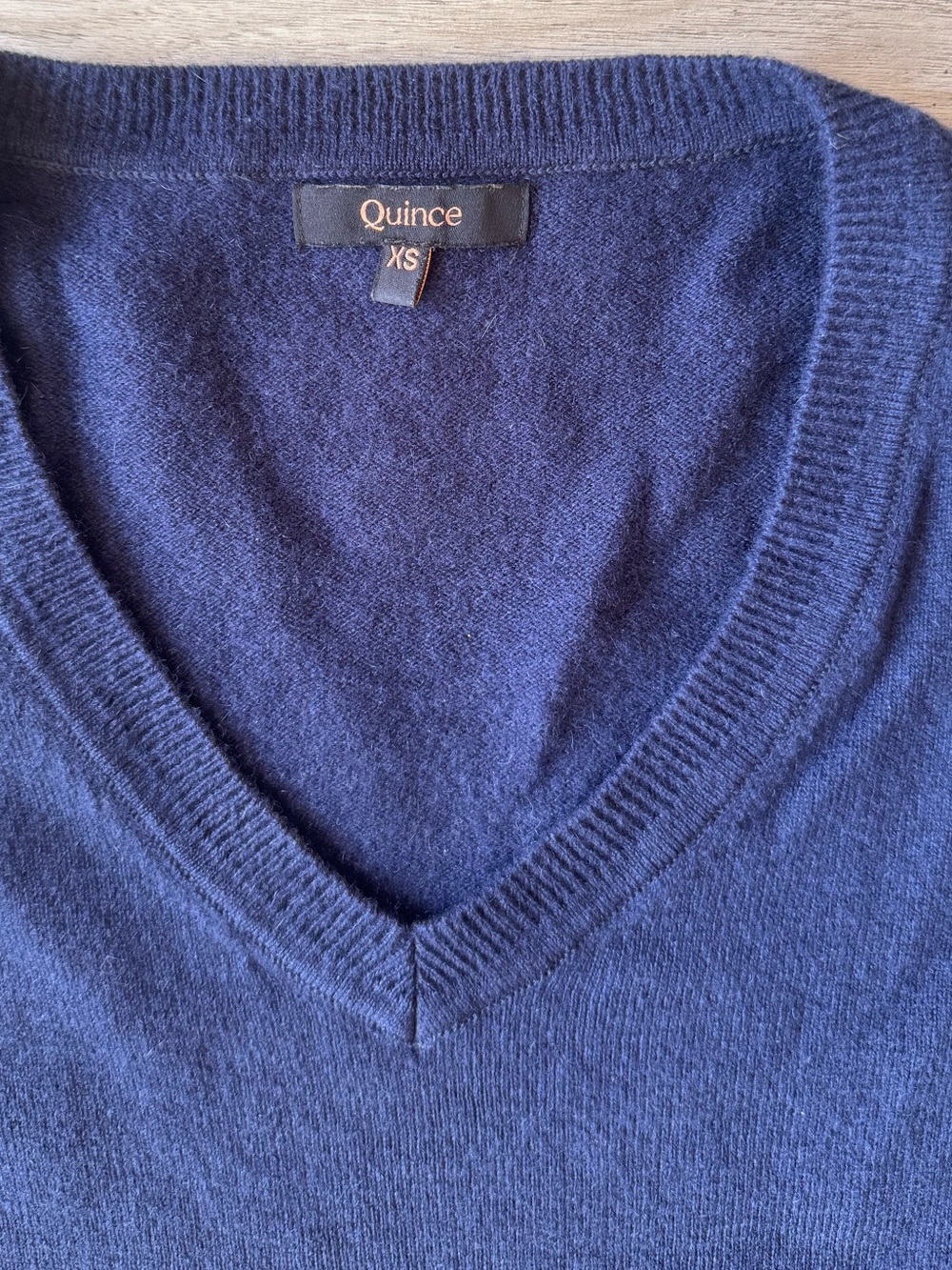 Quince Mongolian Cashmere V-Neck Sweater Navy Size XS - Picture 7 of 7